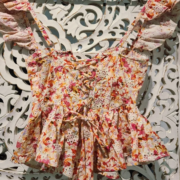 ASTR THE LABEL BAYLIN FLORAL PEPLUM TOP WOMENS SIZE XSMALL - Picture 5 of 16